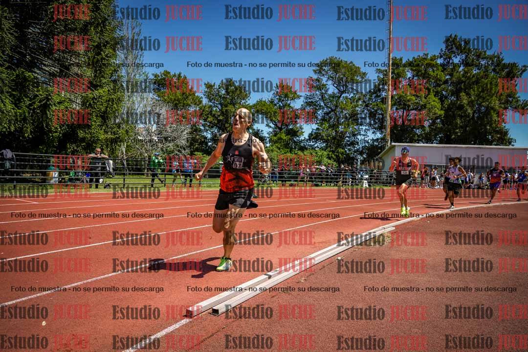 Fotos de los 800 m llanos de varones