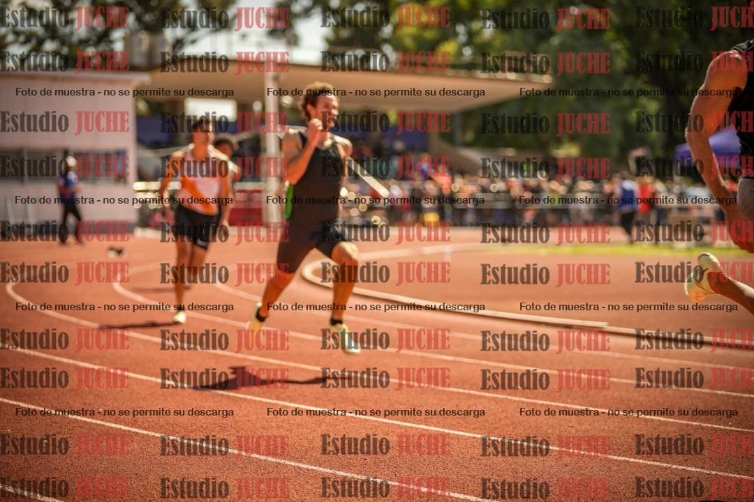 Fotos de los 400 m llanos de varones
