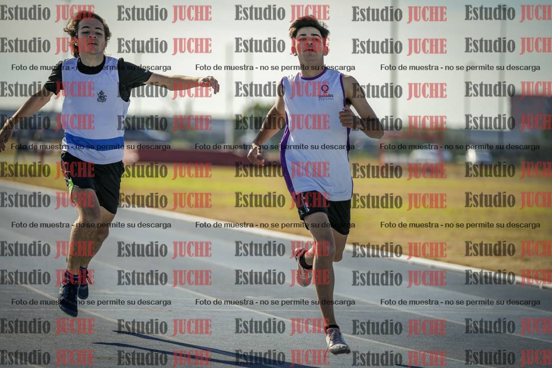 Fotos de los 400 m llanos de varones