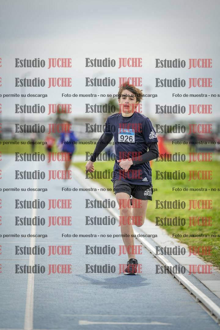 Fotos de los 800 m llanos de varones - U14