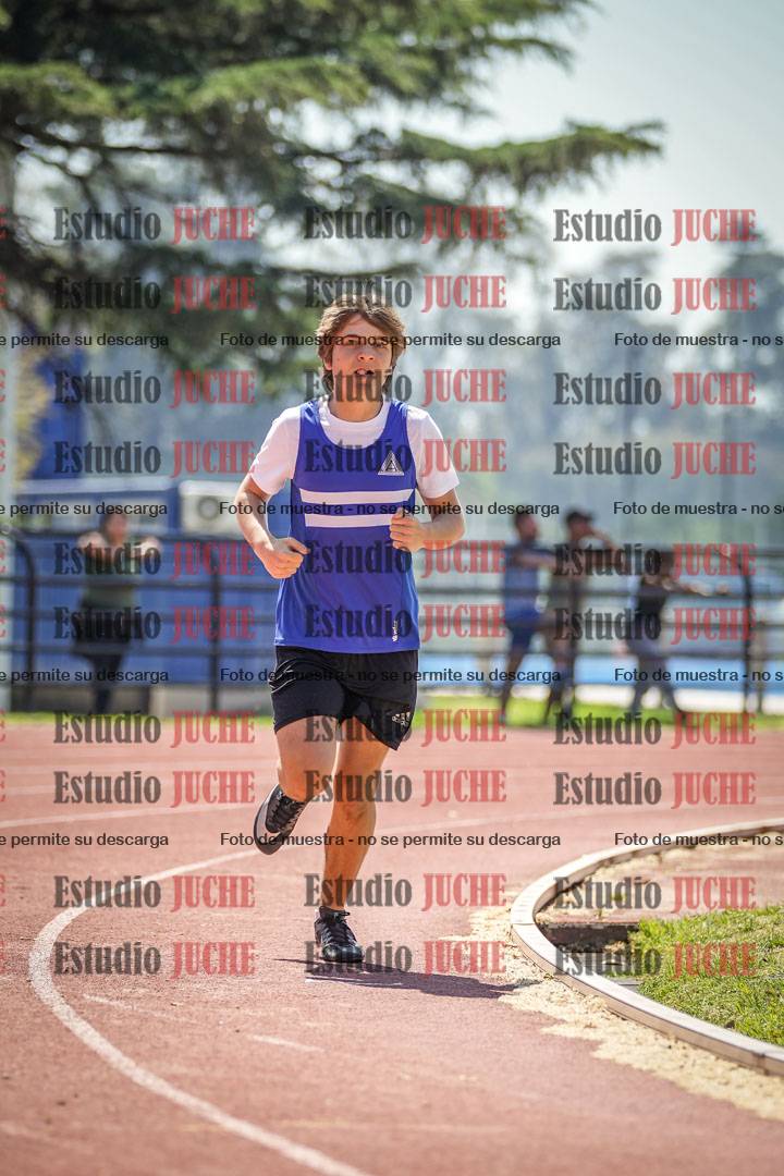 Fotos de los 600 m llanos de varones - octatlón