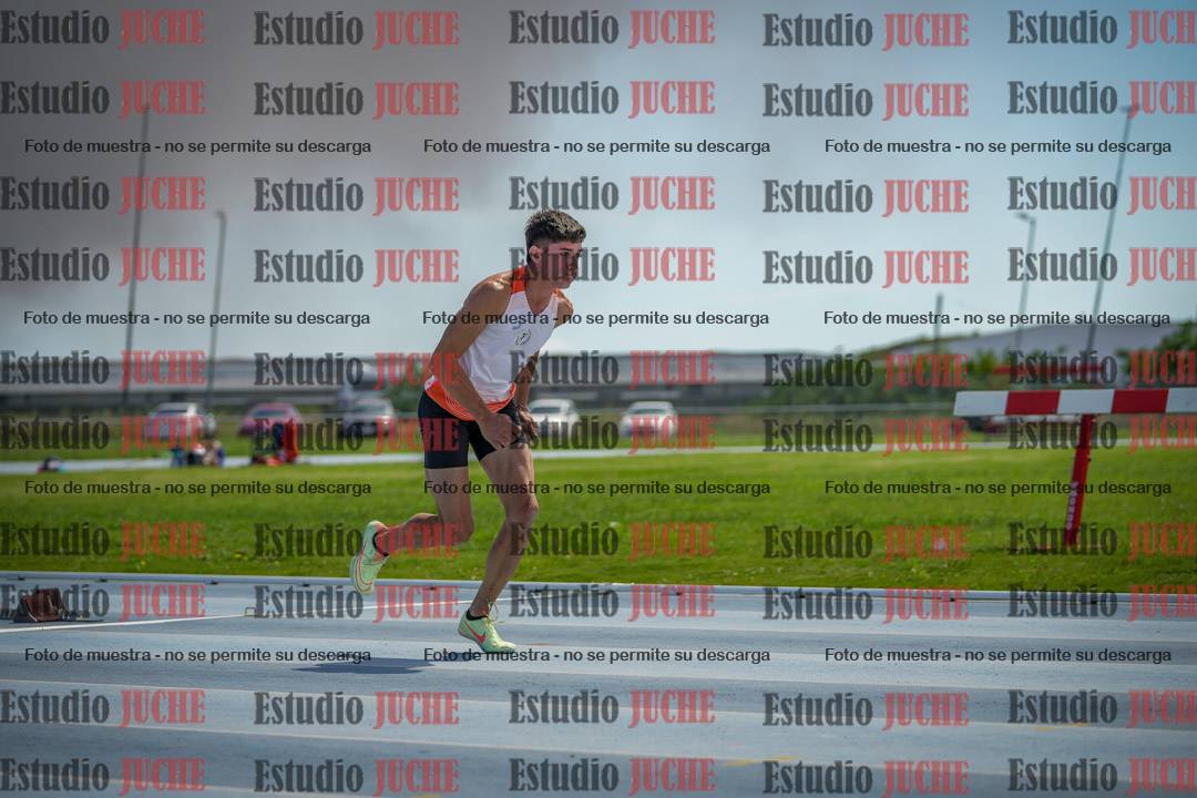 Fotos de los 60 m con vallas de varones