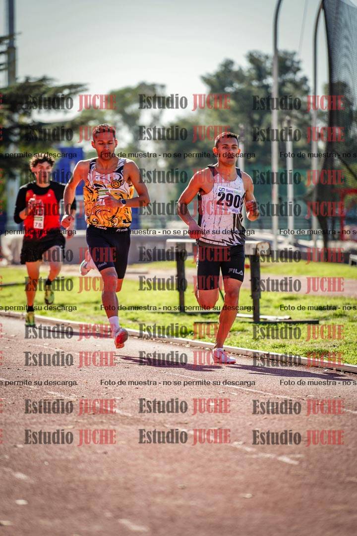 Fotos de los 800 m llanos de varones