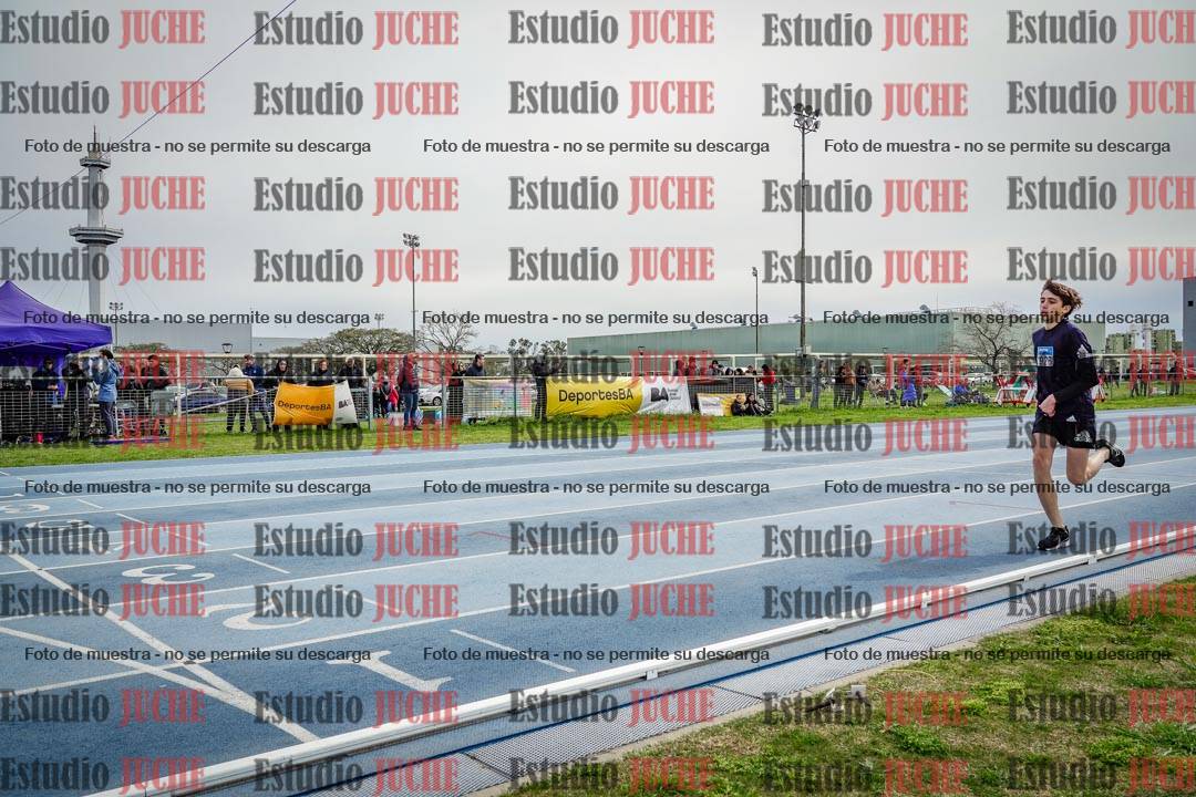 Fotos de los 800 m llanos de varones - U14