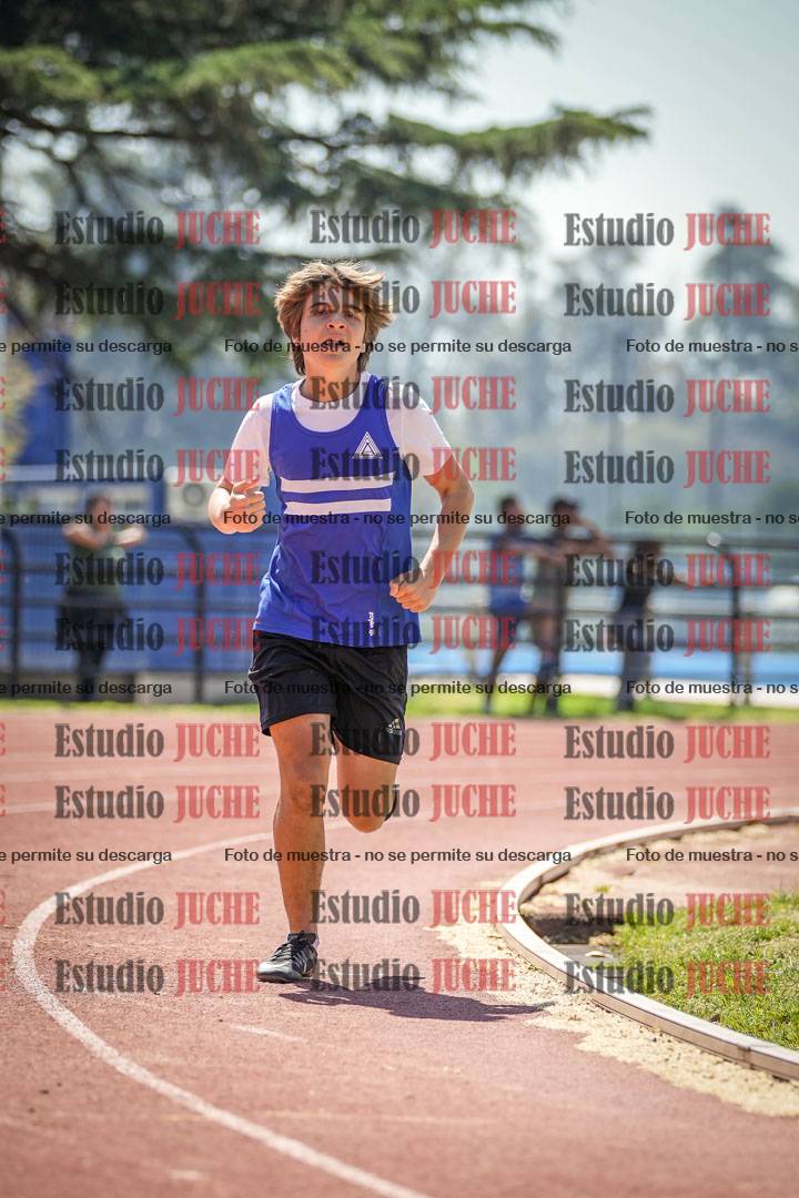 Fotos de los 600 m llanos de varones - octatlón