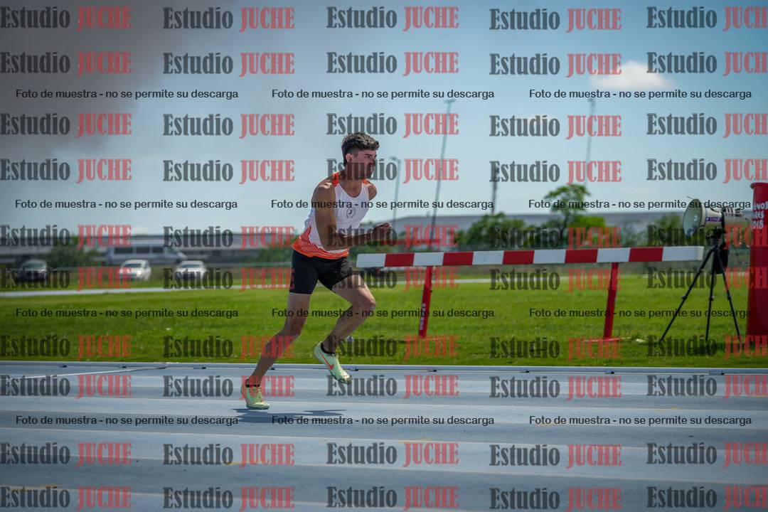 Fotos de los 60 m con vallas de varones