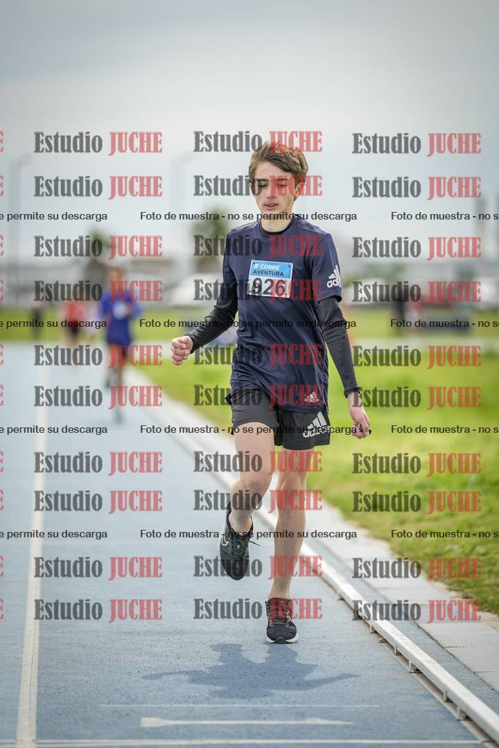 Fotos de los 800 m llanos de varones - U14