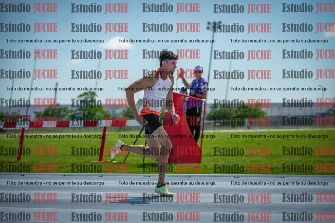 Fotos de los 60 m con vallas de varones