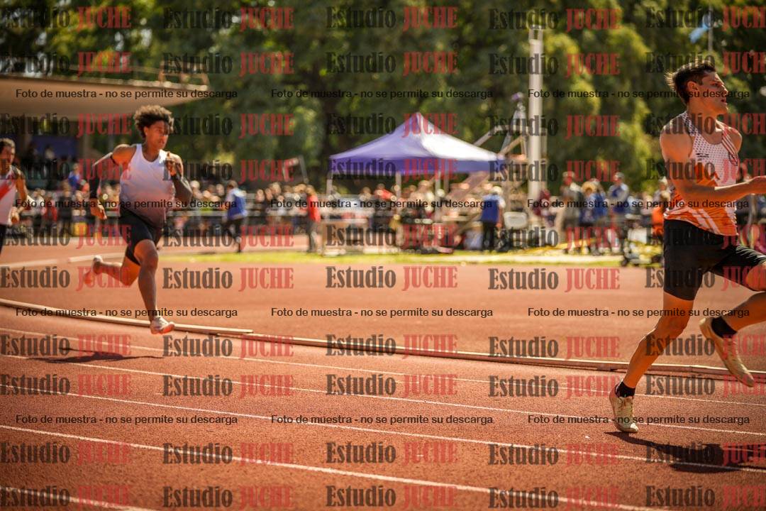 Fotos de los 400 m llanos de varones