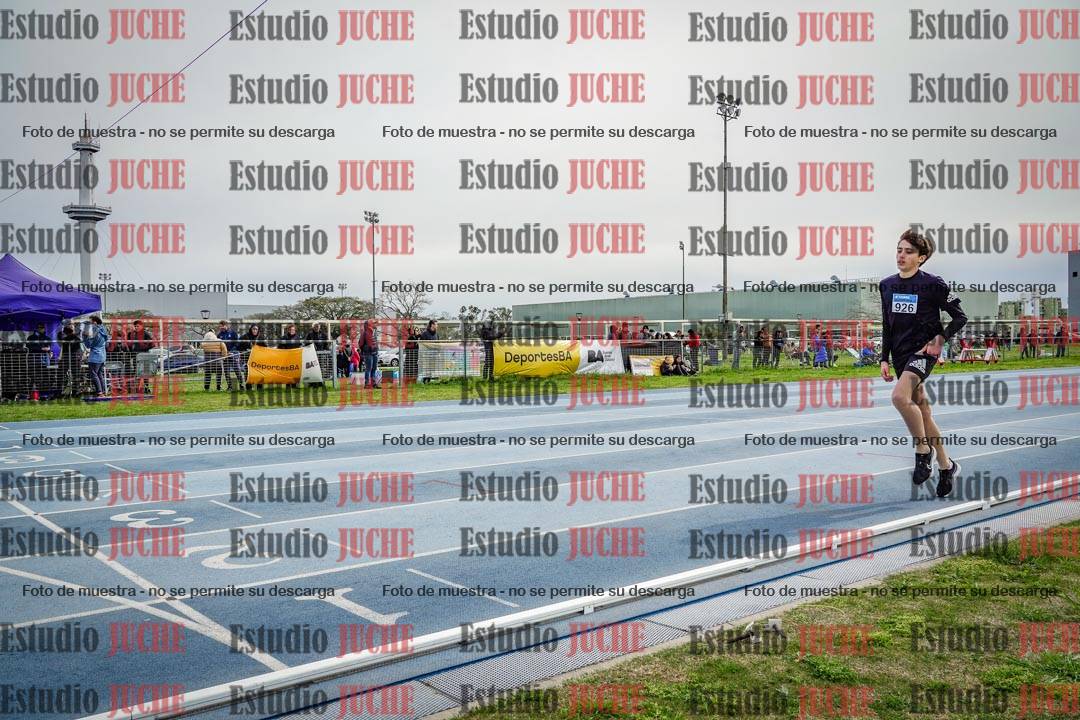 Fotos de los 800 m llanos de varones - U14