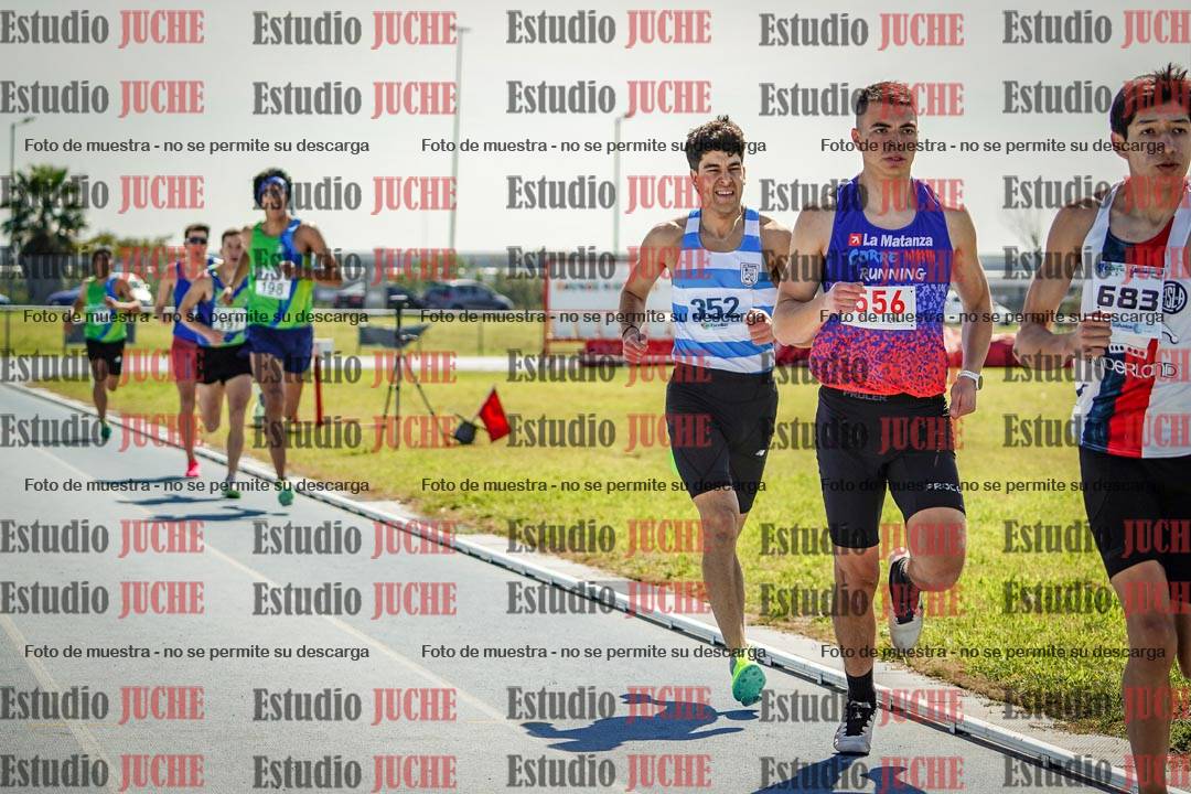 Fotos de los 800 m llanos de varones