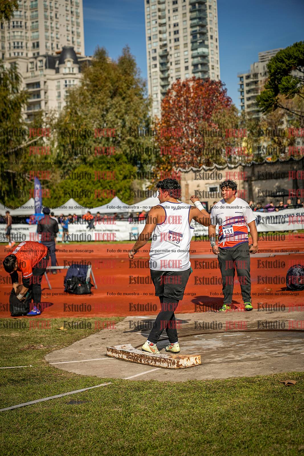 Fotos del lanzamiento de bala de varones
