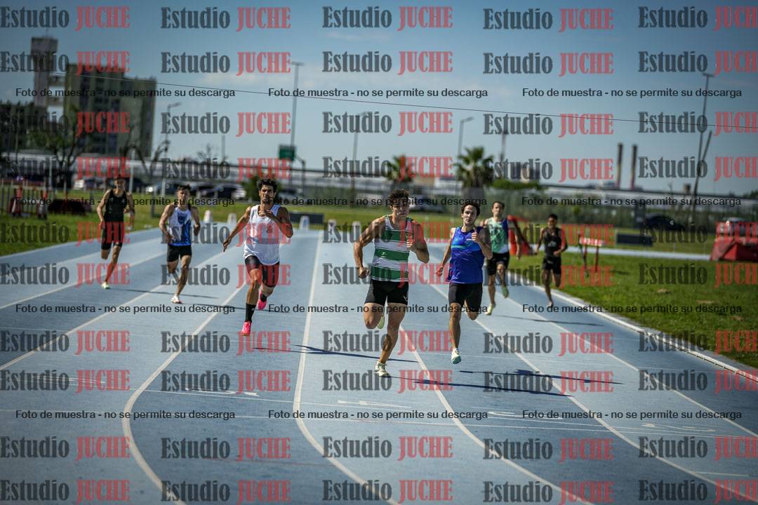 Fotos de los 400 m llanos de varones