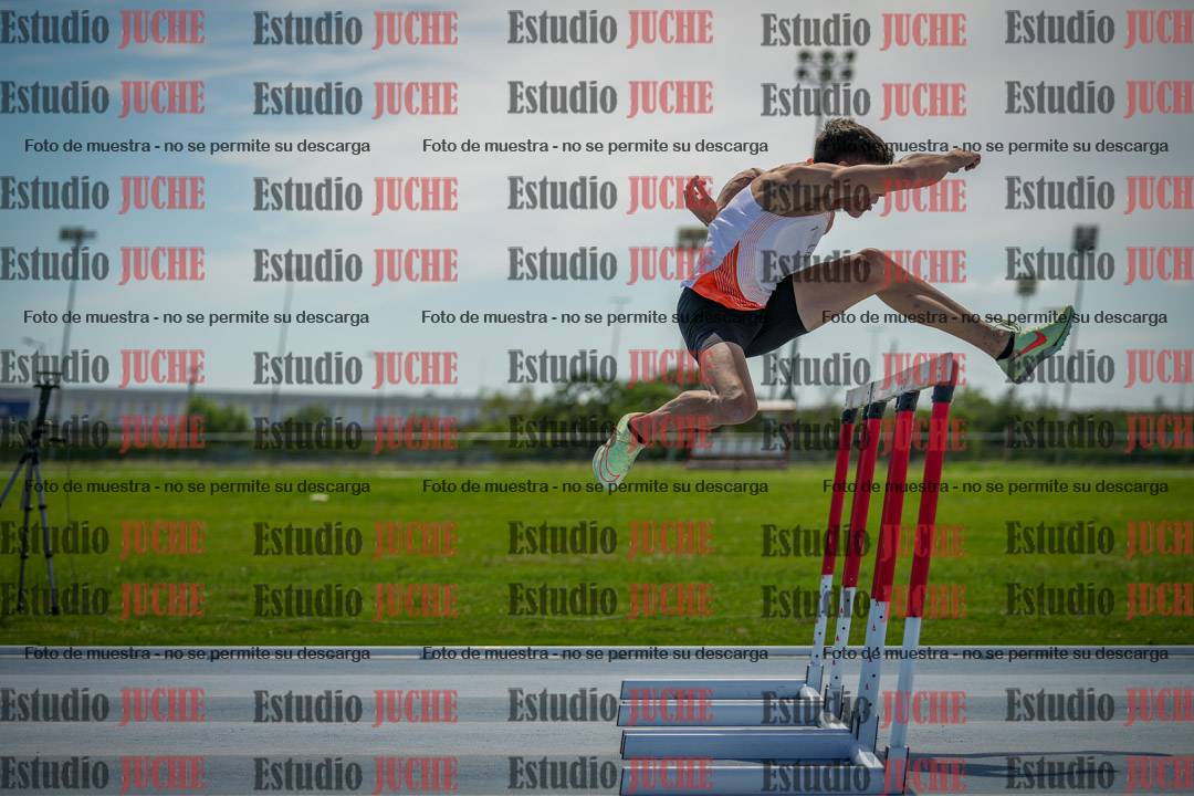 Fotos de los 60 m con vallas de varones