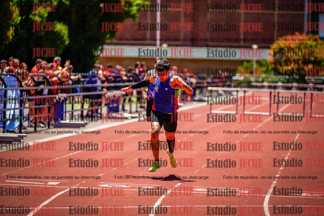 Fotos de los 400 m con vallas de varones