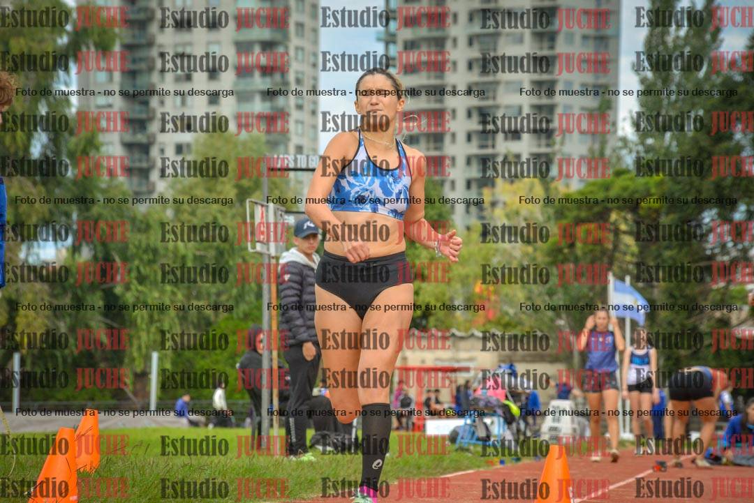 Fotos del salto en largo - mujeres mayores