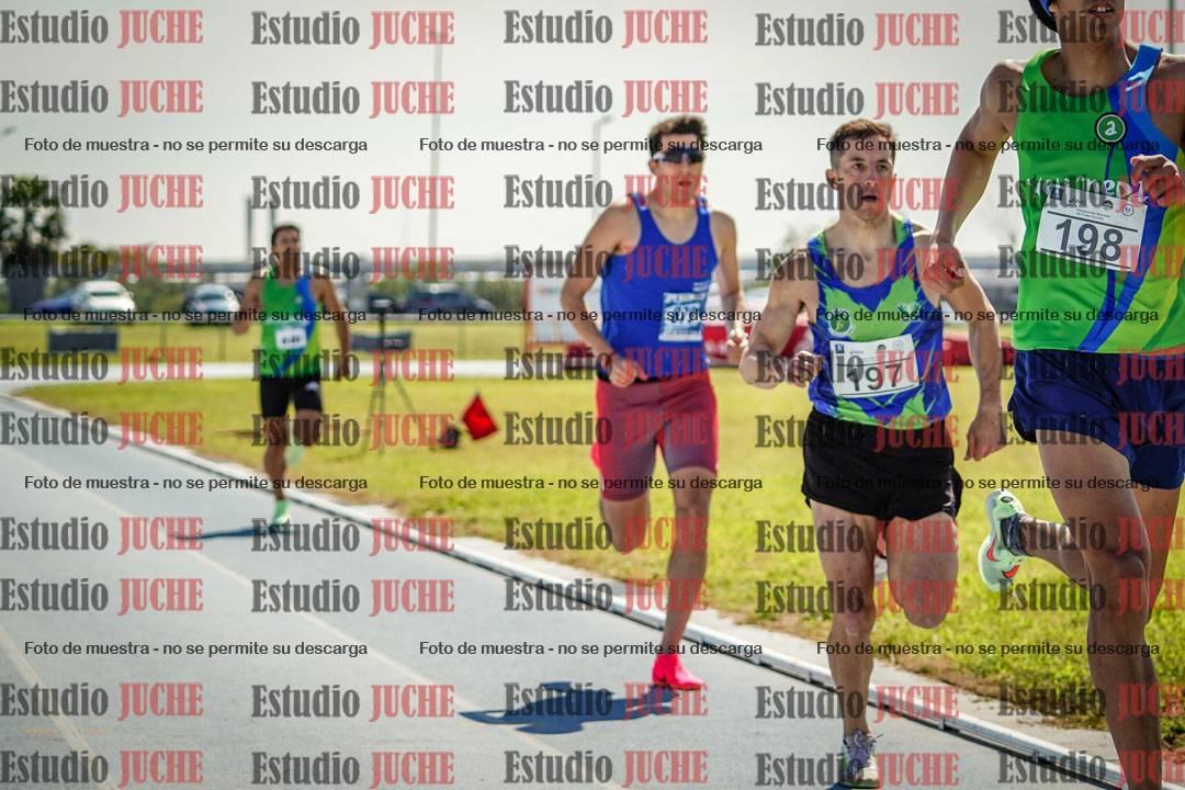 Fotos de los 800 m llanos de varones