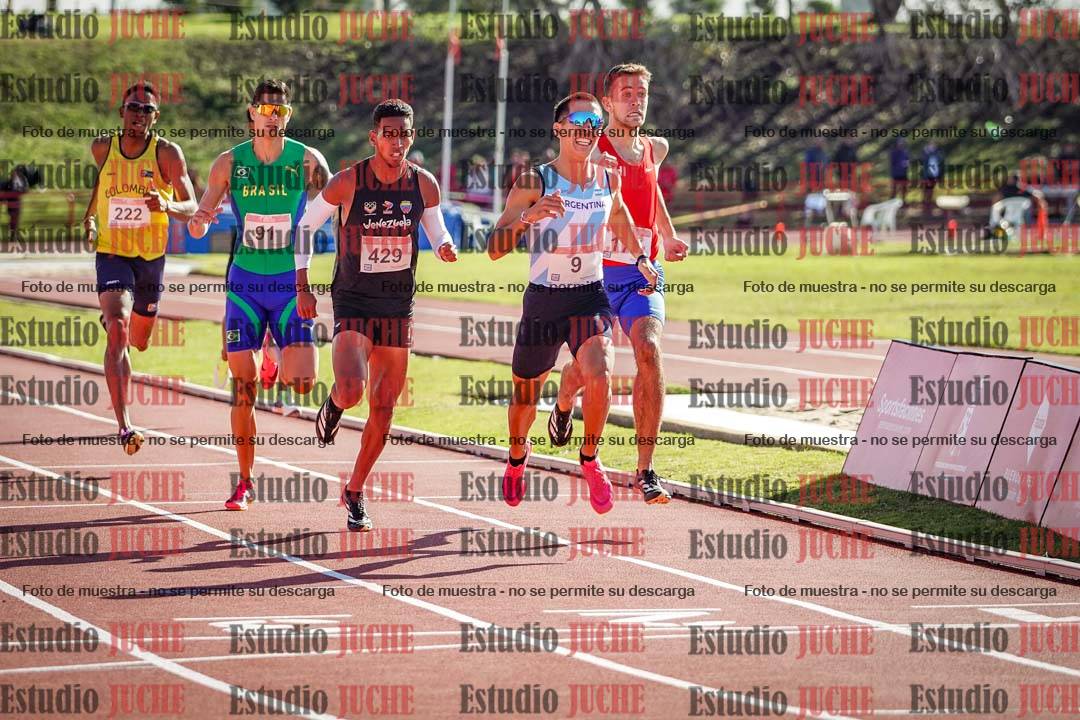 Fotos de los 800 m llanos de varones
