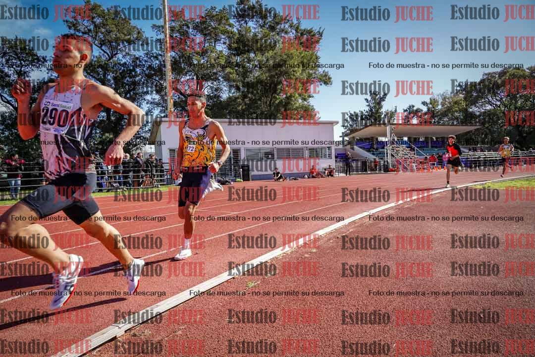Fotos de los 800 m llanos de varones