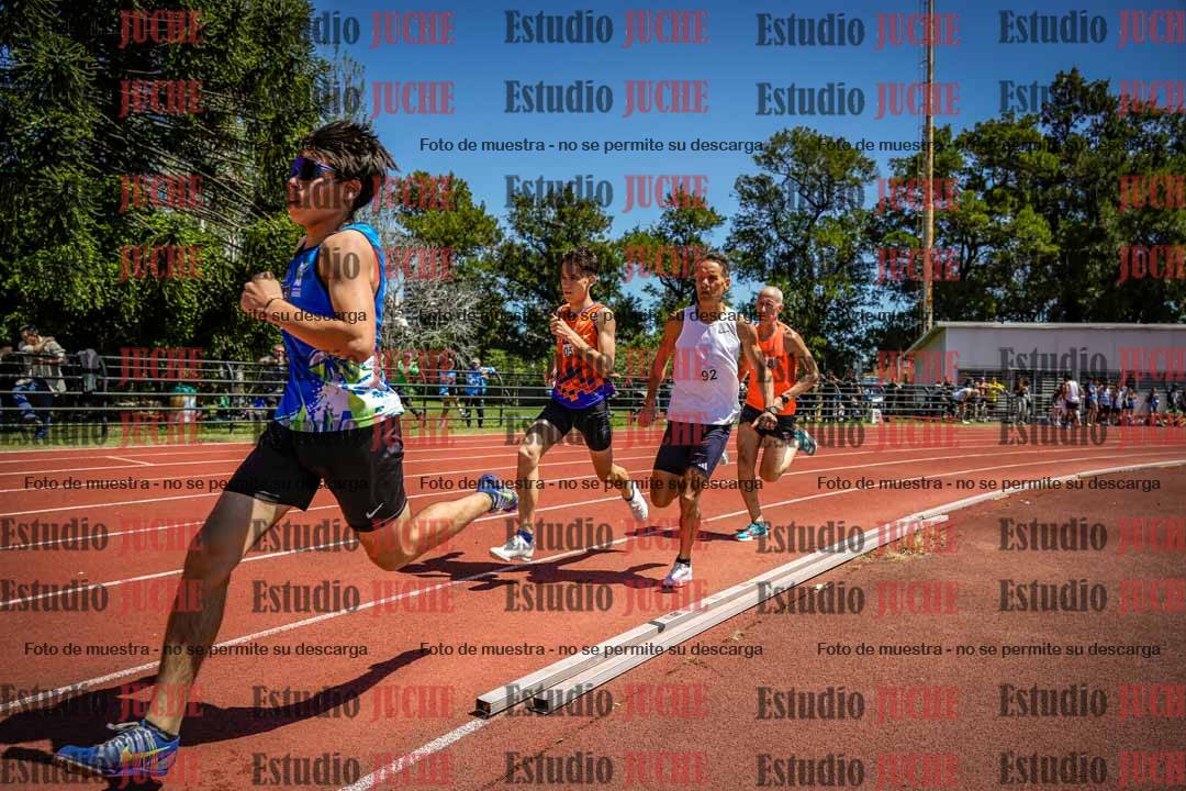 Fotos de los 800 m llanos de varones