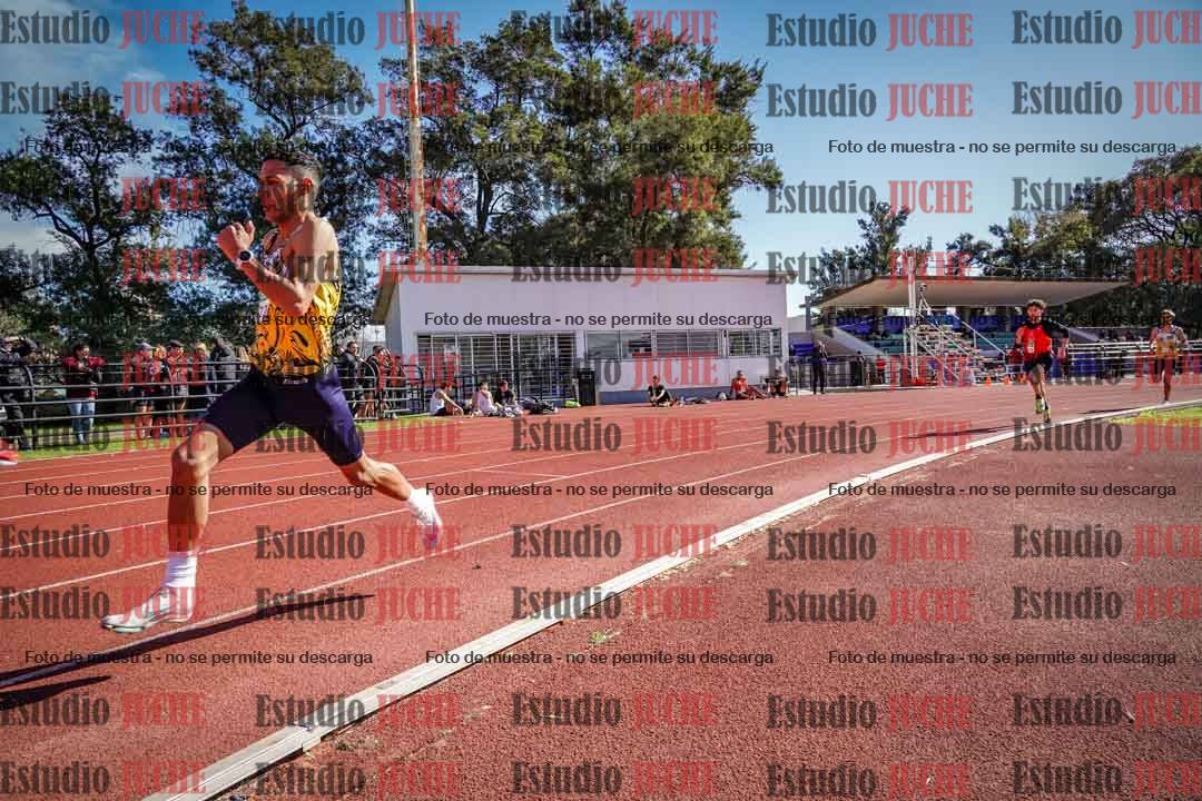 Fotos de los 800 m llanos de varones