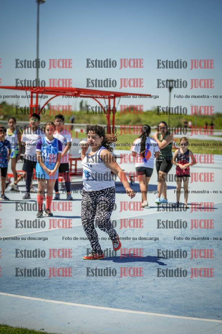 Fotos del lanzamiento de la pelotita de mujeres y varones