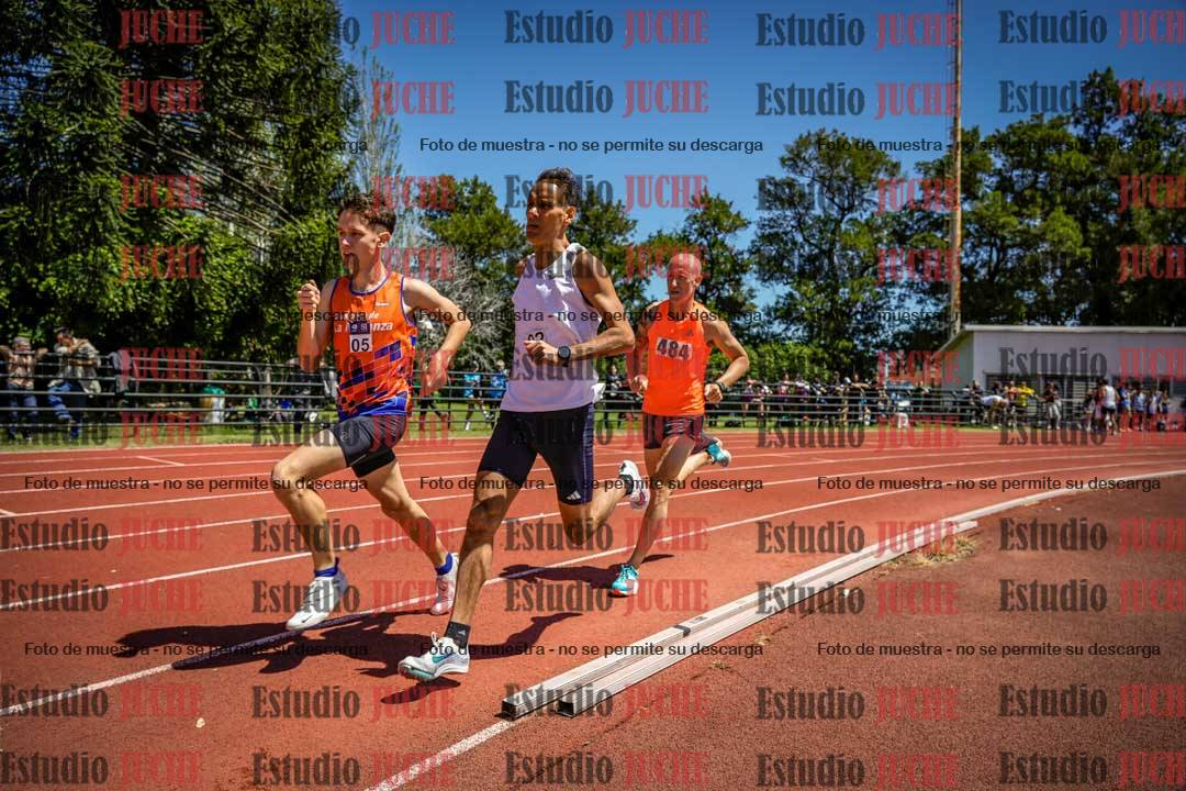 Fotos de los 800 m llanos de varones