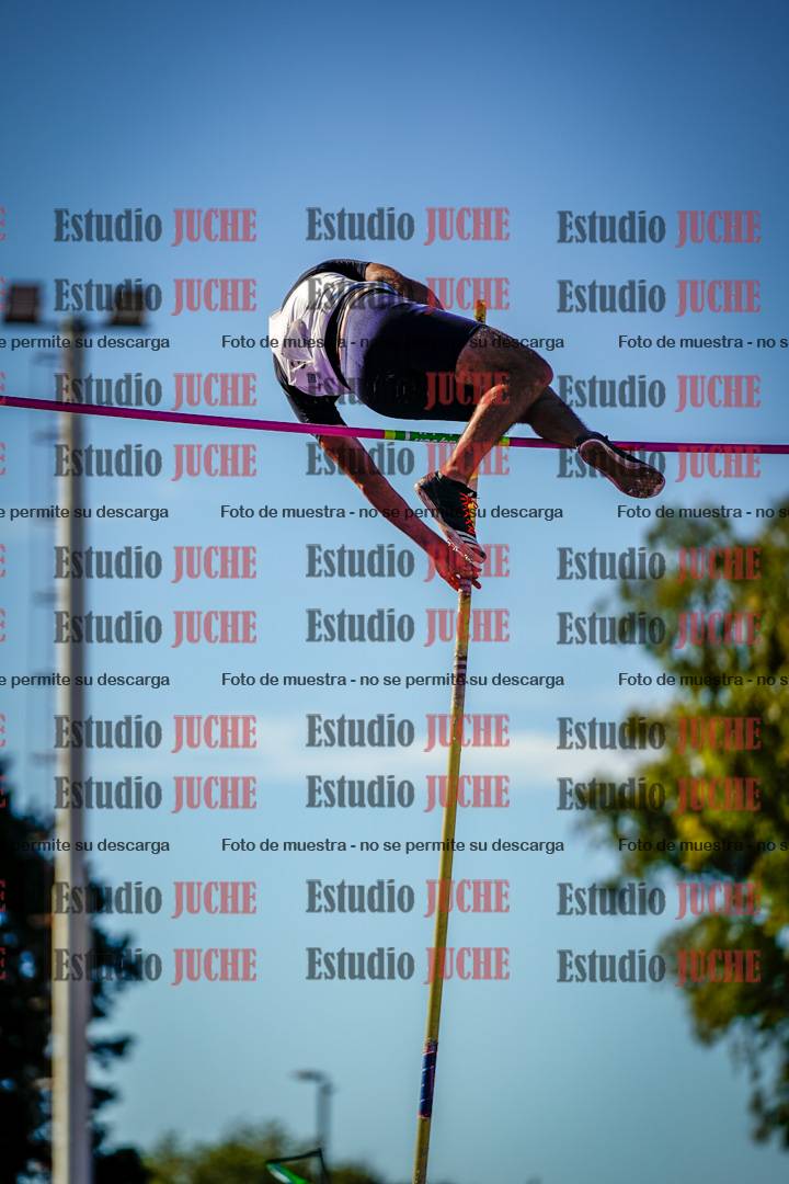 Fotos del salto con garrocha de varones - deca 8