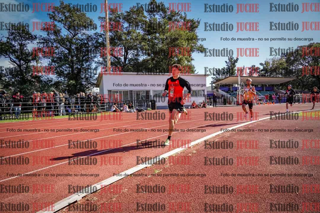 Fotos de los 800 m llanos de varones