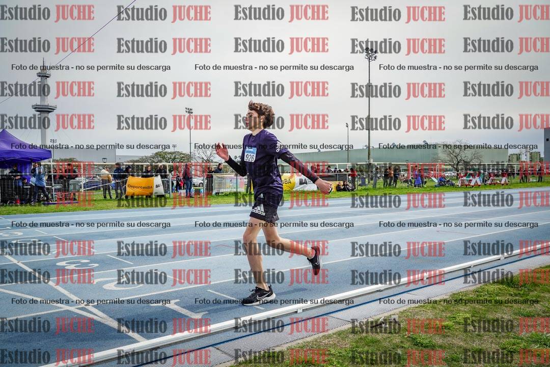 Fotos de los 800 m llanos de varones - U14