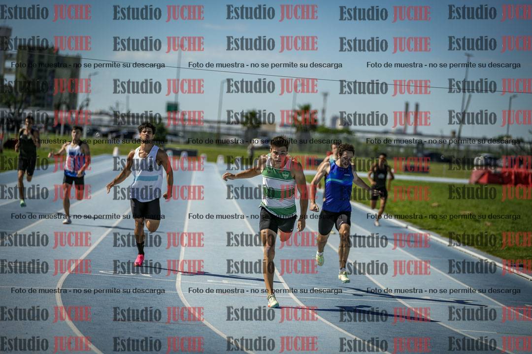 Fotos de los 400 m llanos de varones