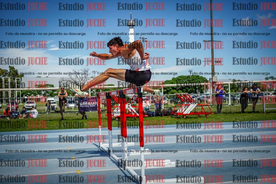 Fotos de los 60 m con vallas de varones