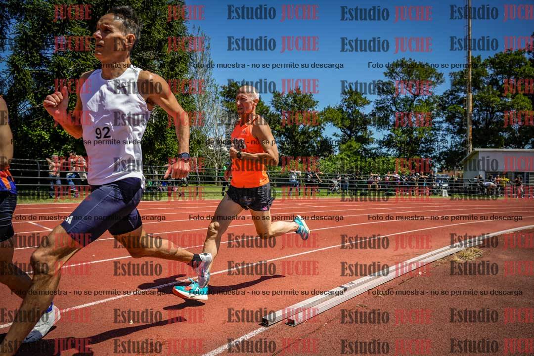 Fotos de los 800 m llanos de varones