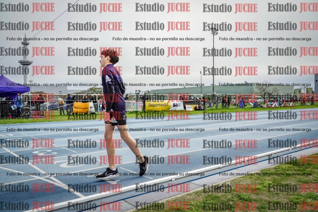 Fotos de los 800 m llanos de varones - U14