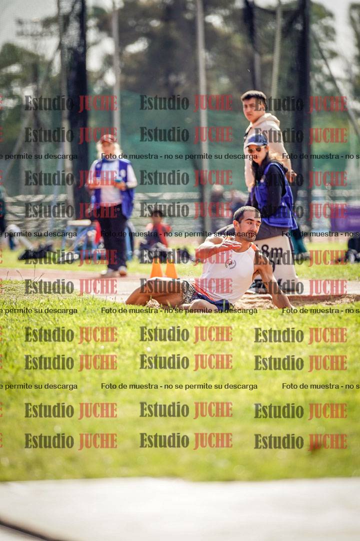 Fotos del salto en largo de varones