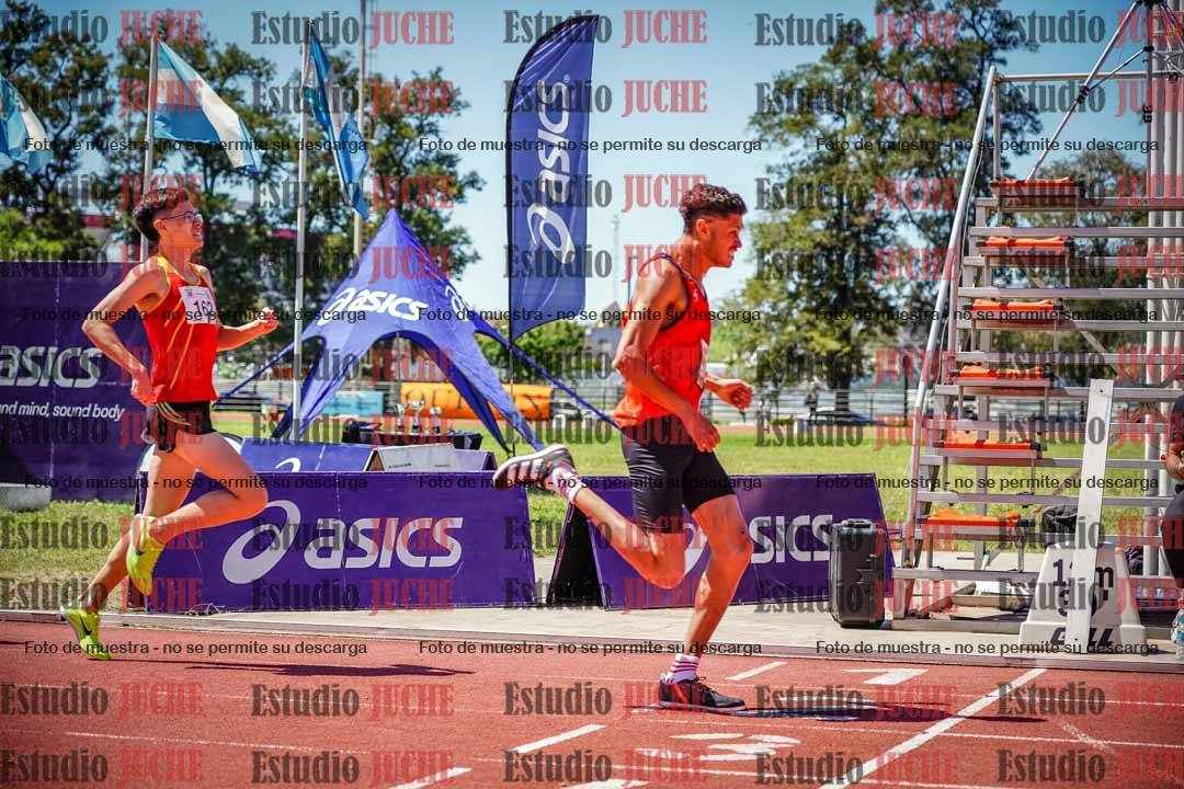 Fotos de los 800 m llanos de varones