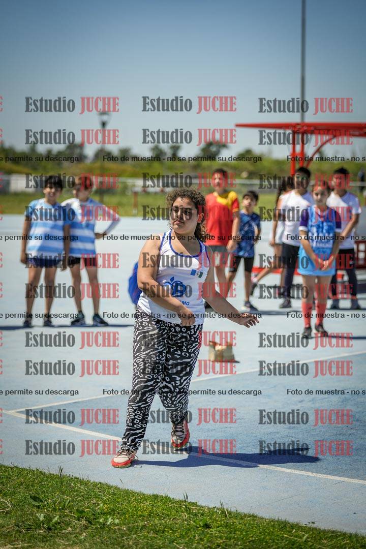 Fotos del lanzamiento de la pelotita de mujeres y varones