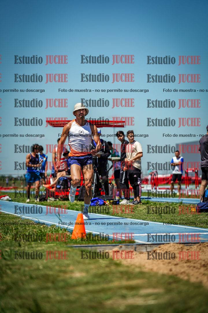 Fotos del salto en largo de varones - invitados