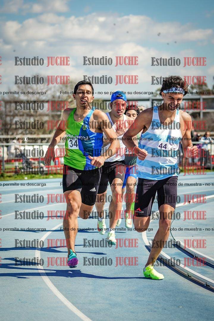 Fotos de los 800 m llanos de varones