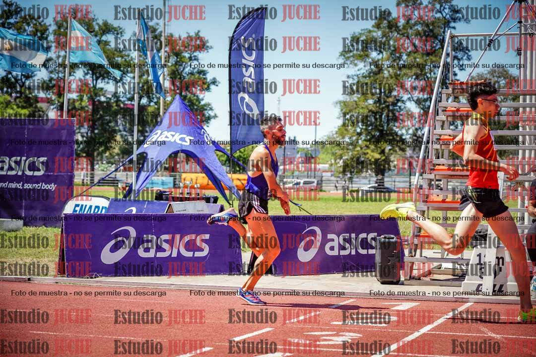Fotos de los 800 m llanos de varones