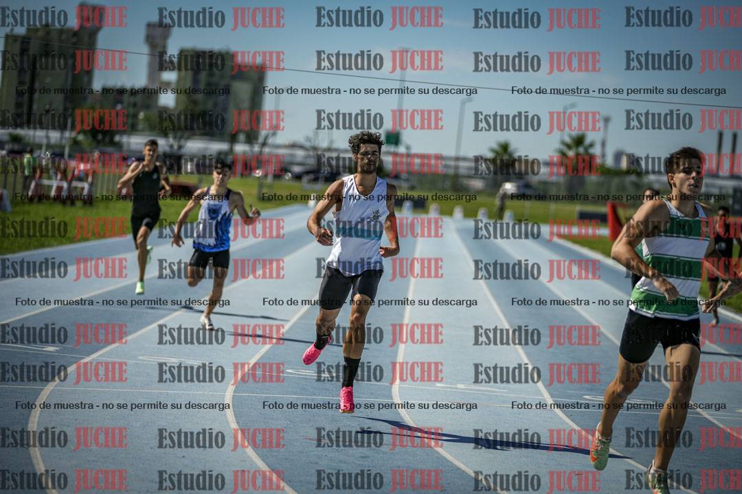 Fotos de los 400 m llanos de varones