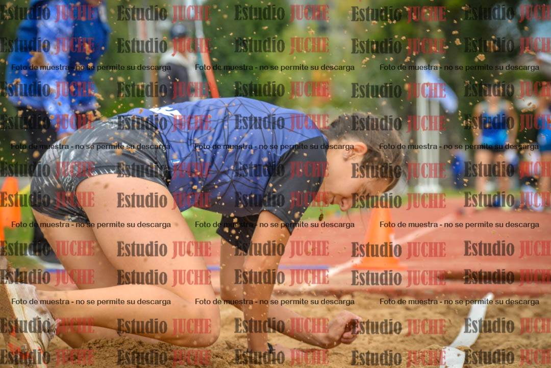Fotos del salto en largo - mujeres mayores