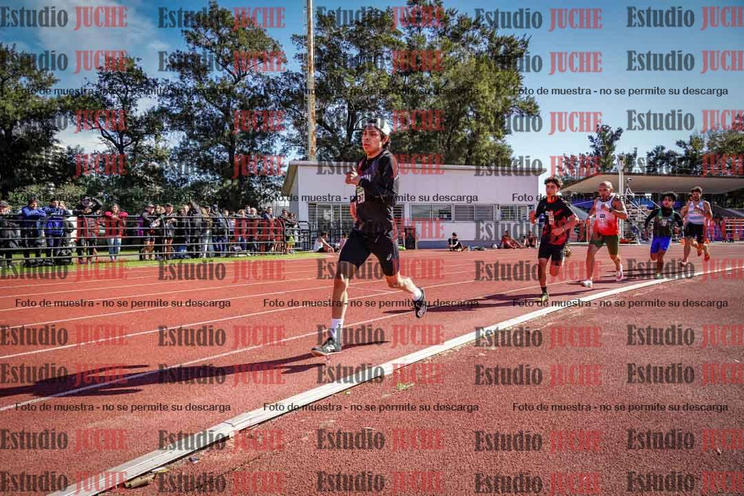 Fotos de los 800 m llanos de varones