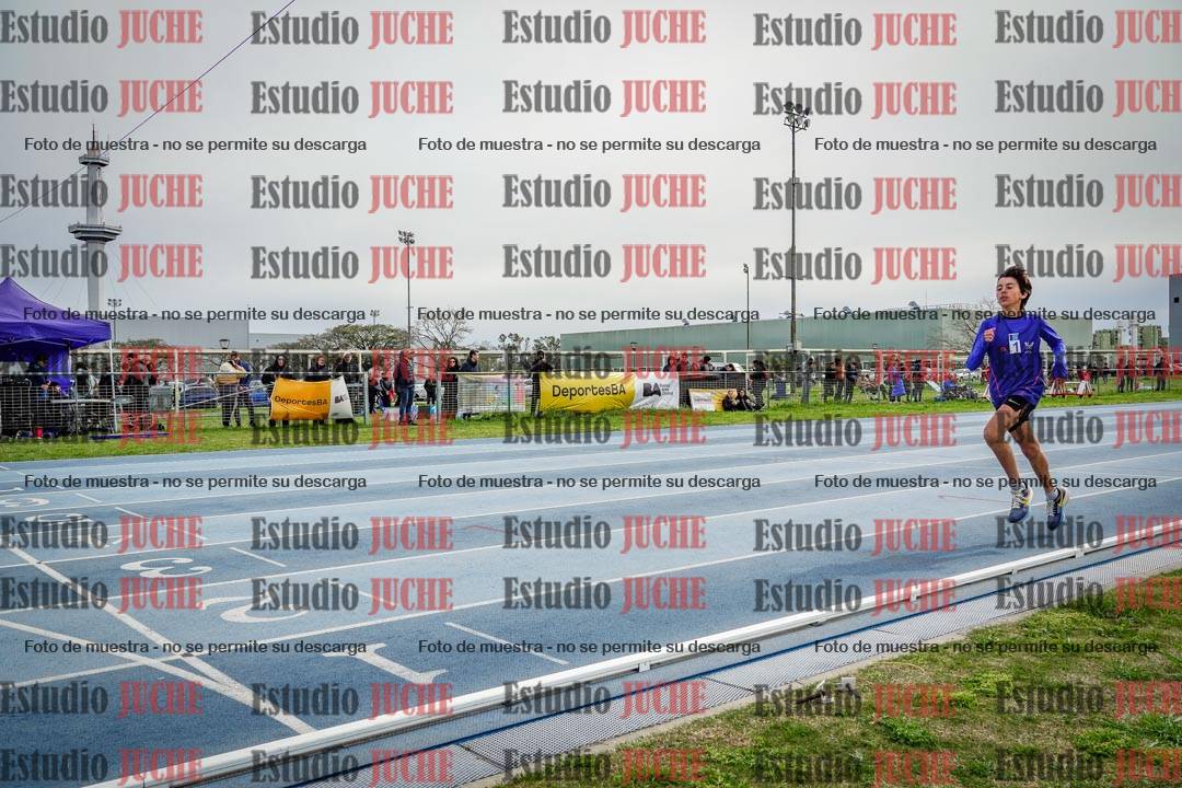 Fotos de los 800 m llanos de varones - U14