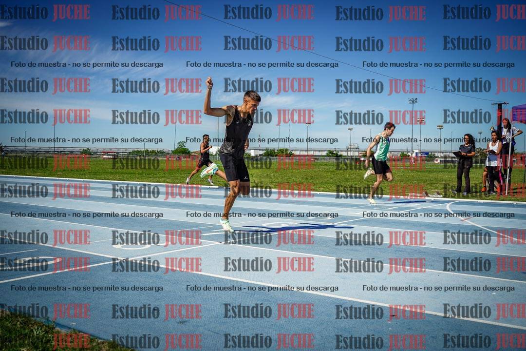 Fotos de los 400 m llanos de varones