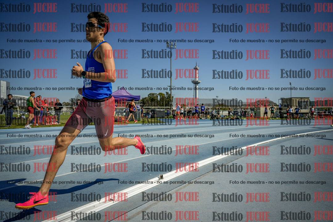 Fotos de los 800 m llanos de varones