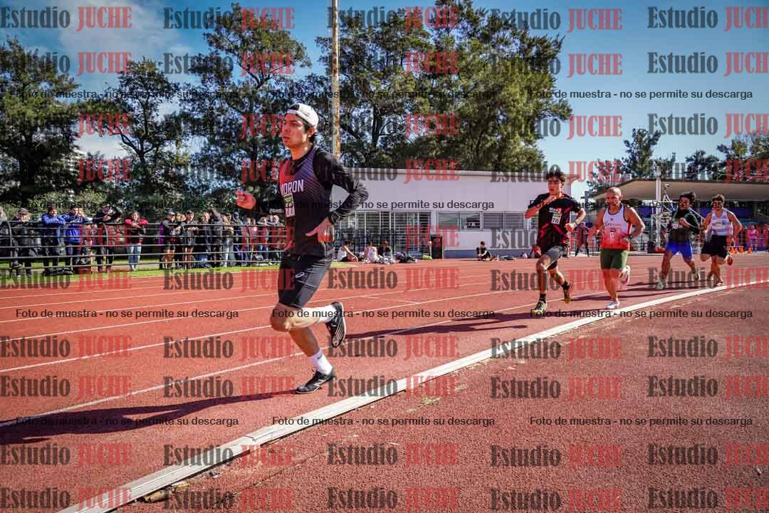 Fotos de los 800 m llanos de varones