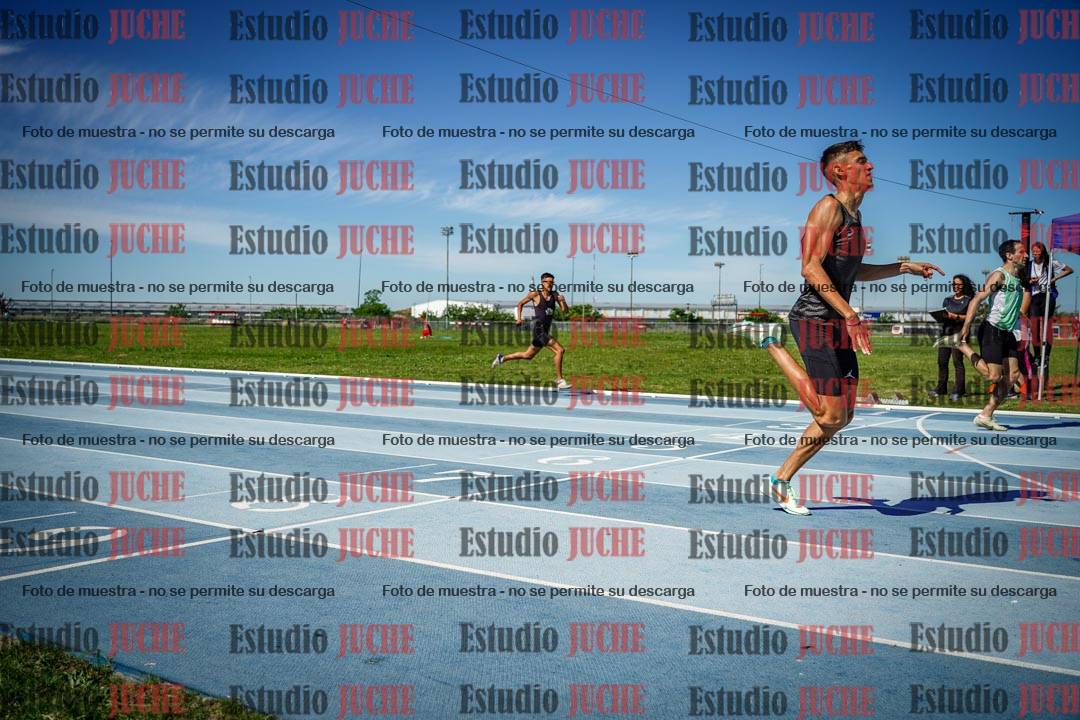 Fotos de los 400 m llanos de varones