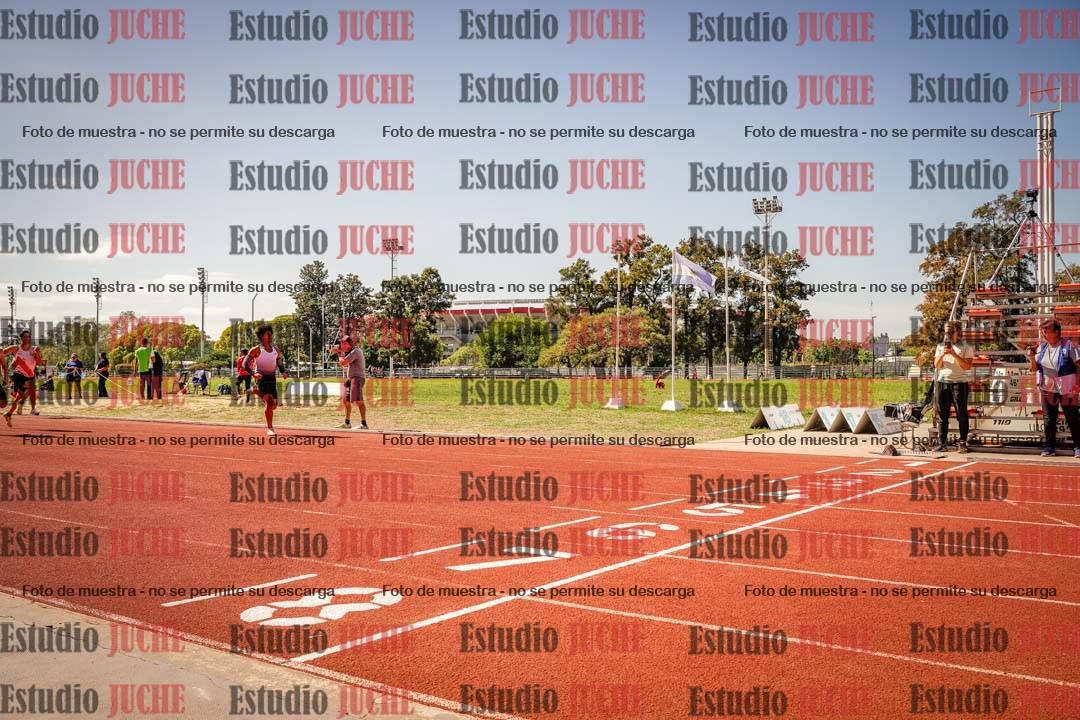 Fotos de los 400 m llanos de varones
