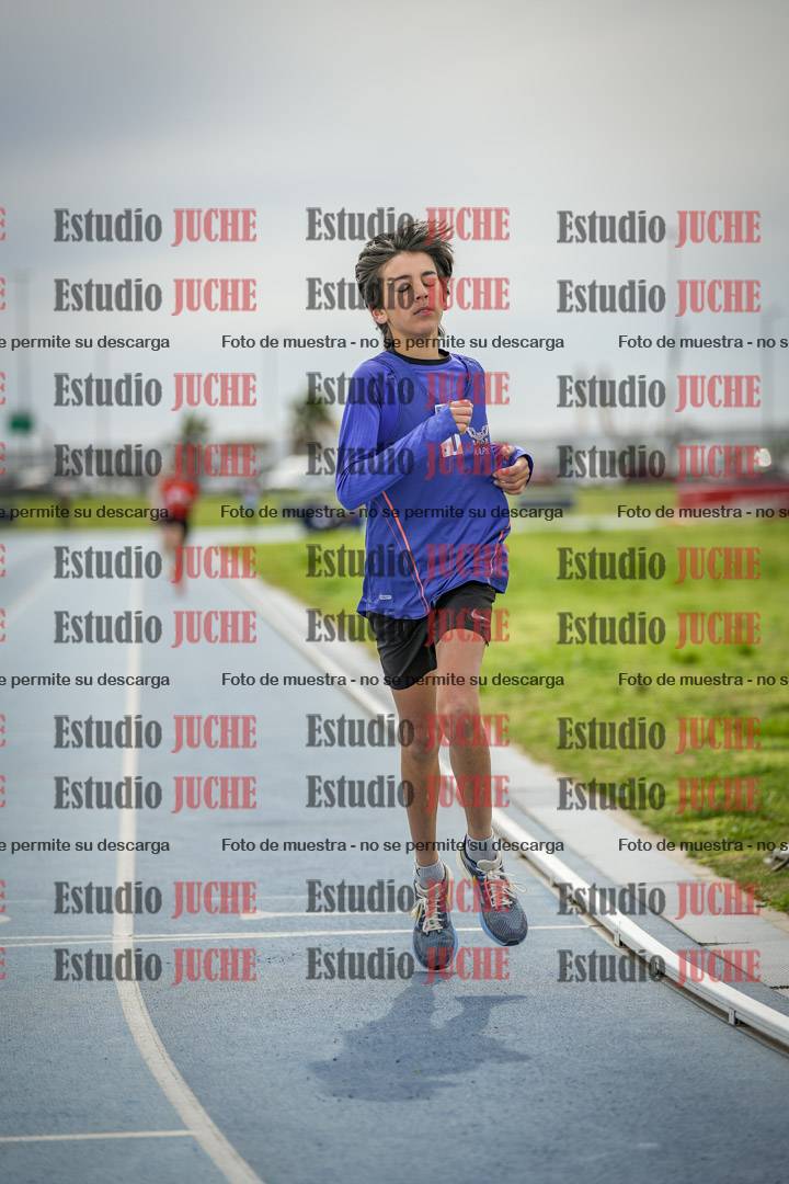Fotos de los 800 m llanos de varones - U14